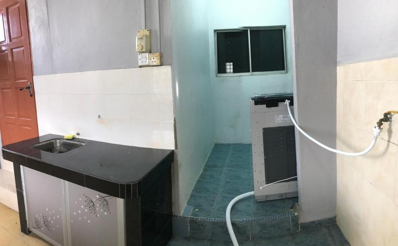 Ruhani Homestay 3 Kb - 4 Bedroom Fully Airconditioned With Wifi & Netflix โกตาบารู ภายนอก รูปภาพ