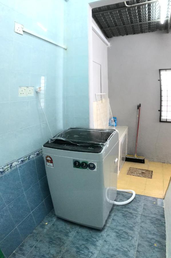Ruhani Homestay 3 Kb - 4 Bedroom Fully Airconditioned With Wifi & Netflix โกตาบารู ภายนอก รูปภาพ