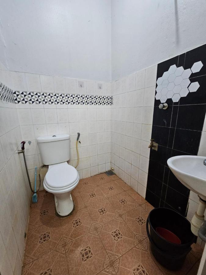 Ruhani Homestay 3 Kb - 4 Bedroom Fully Airconditioned With Wifi & Netflix โกตาบารู ภายนอก รูปภาพ