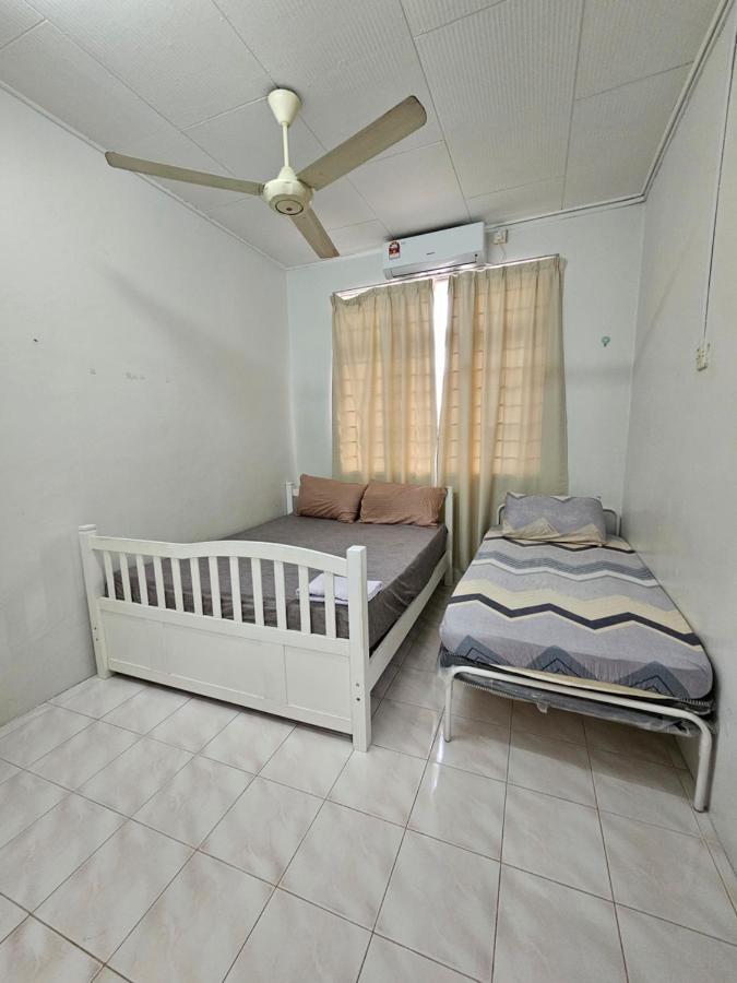 Ruhani Homestay 3 Kb - 4 Bedroom Fully Airconditioned With Wifi & Netflix โกตาบารู ภายนอก รูปภาพ