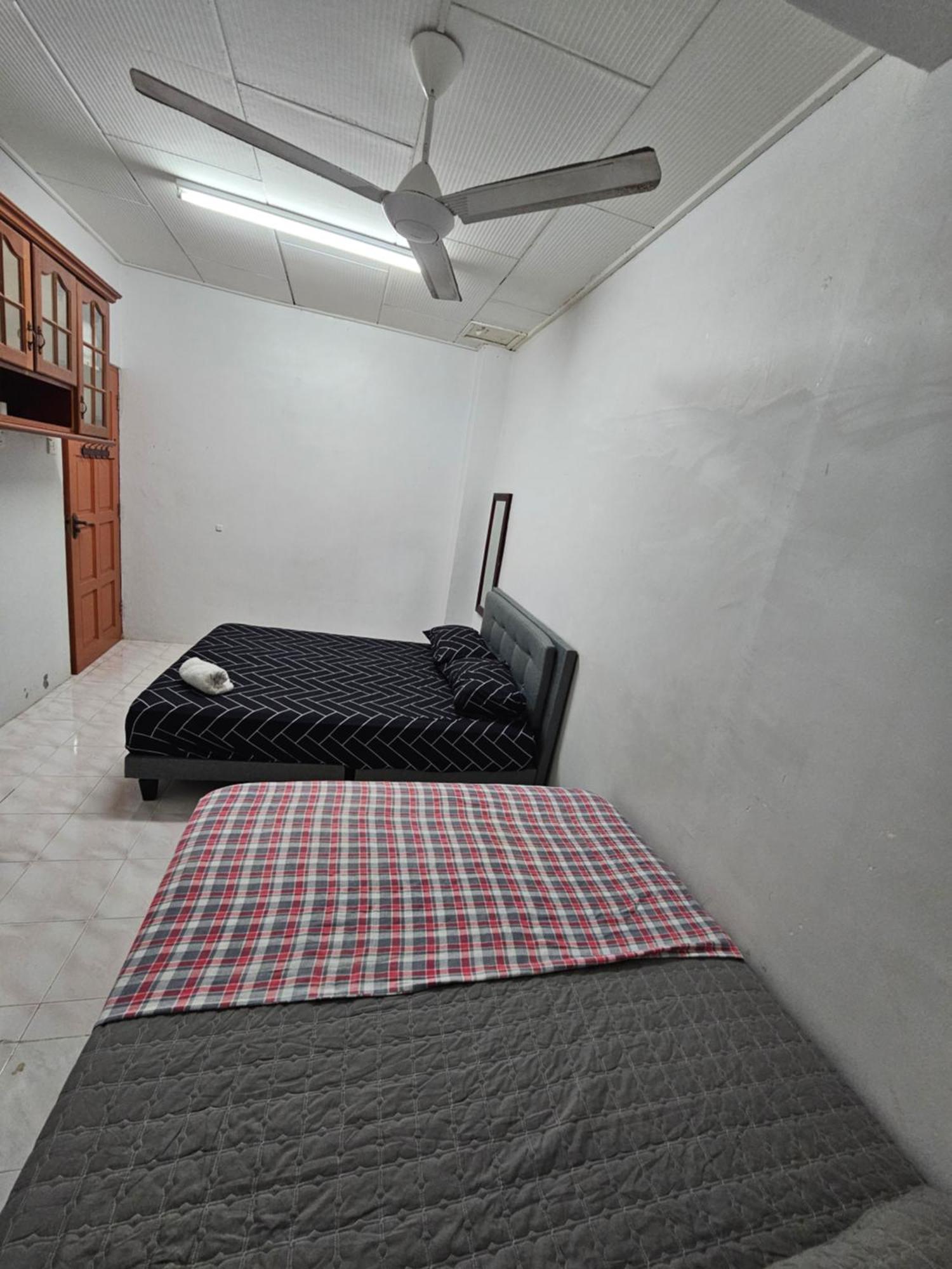 Ruhani Homestay 3 Kb - 4 Bedroom Fully Airconditioned With Wifi & Netflix โกตาบารู ภายนอก รูปภาพ