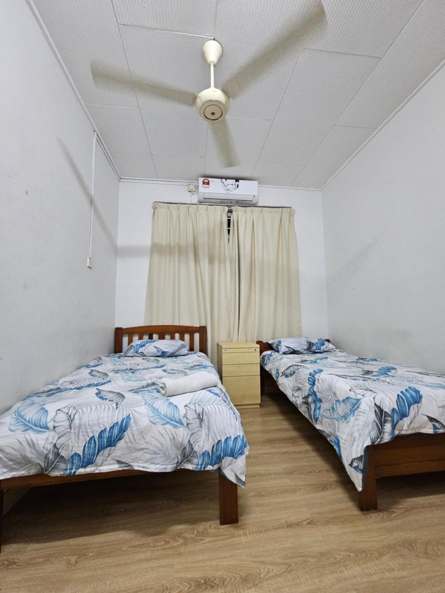Ruhani Homestay 3 Kb - 4 Bedroom Fully Airconditioned With Wifi & Netflix โกตาบารู ภายนอก รูปภาพ