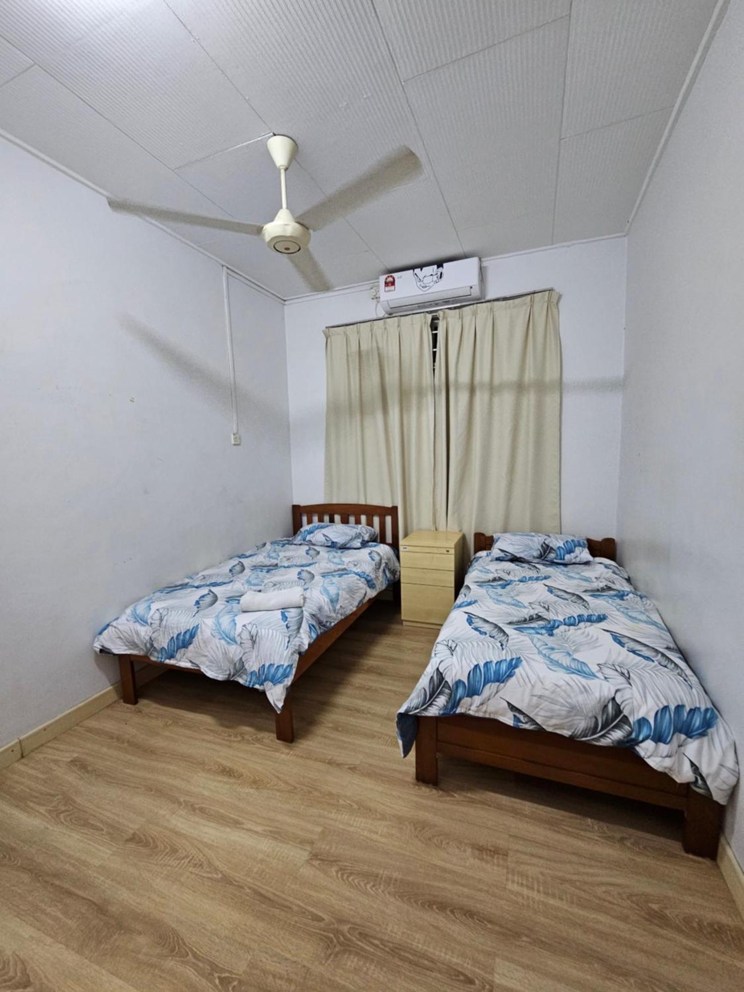 Ruhani Homestay 3 Kb - 4 Bedroom Fully Airconditioned With Wifi & Netflix โกตาบารู ภายนอก รูปภาพ