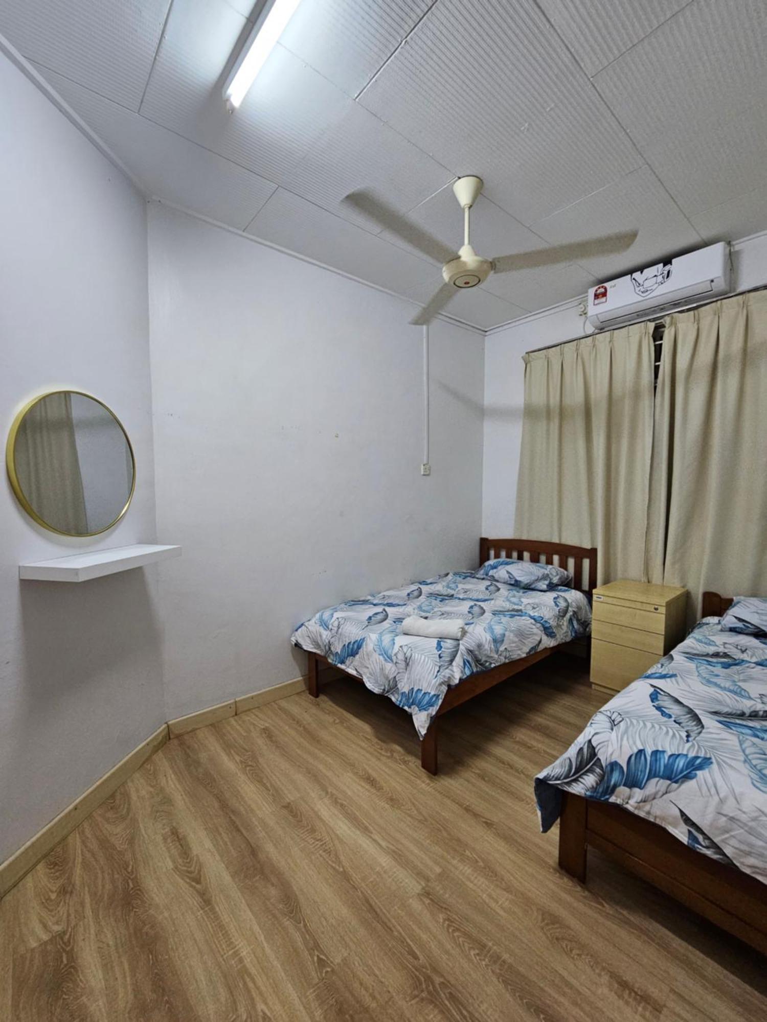 Ruhani Homestay 3 Kb - 4 Bedroom Fully Airconditioned With Wifi & Netflix โกตาบารู ภายนอก รูปภาพ