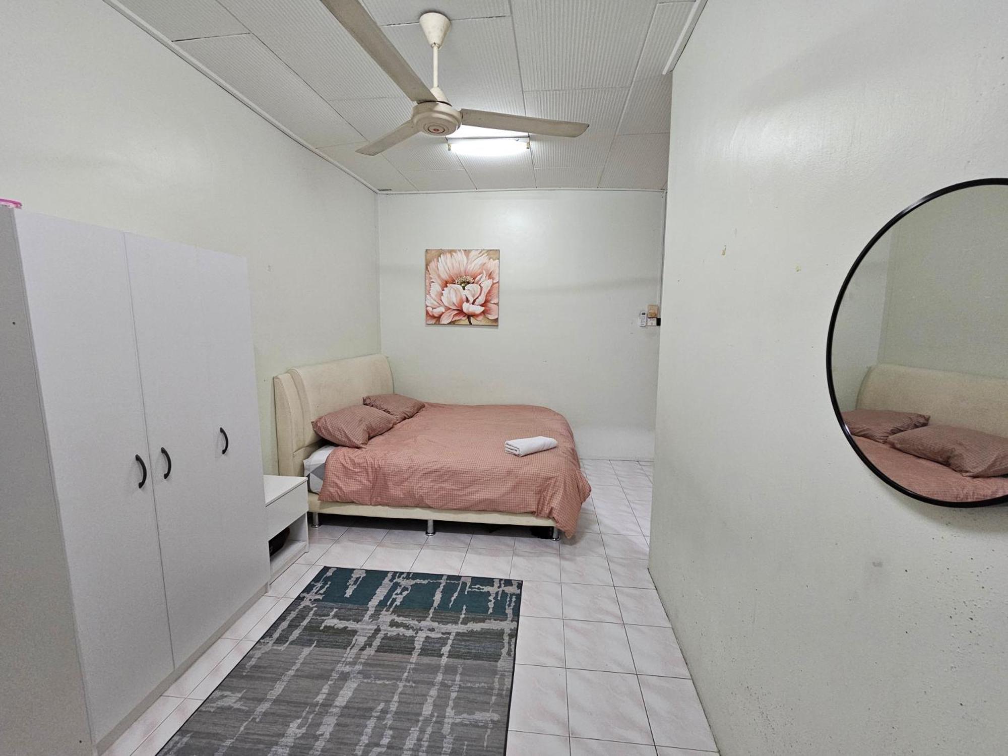 Ruhani Homestay 3 Kb - 4 Bedroom Fully Airconditioned With Wifi & Netflix โกตาบารู ภายนอก รูปภาพ