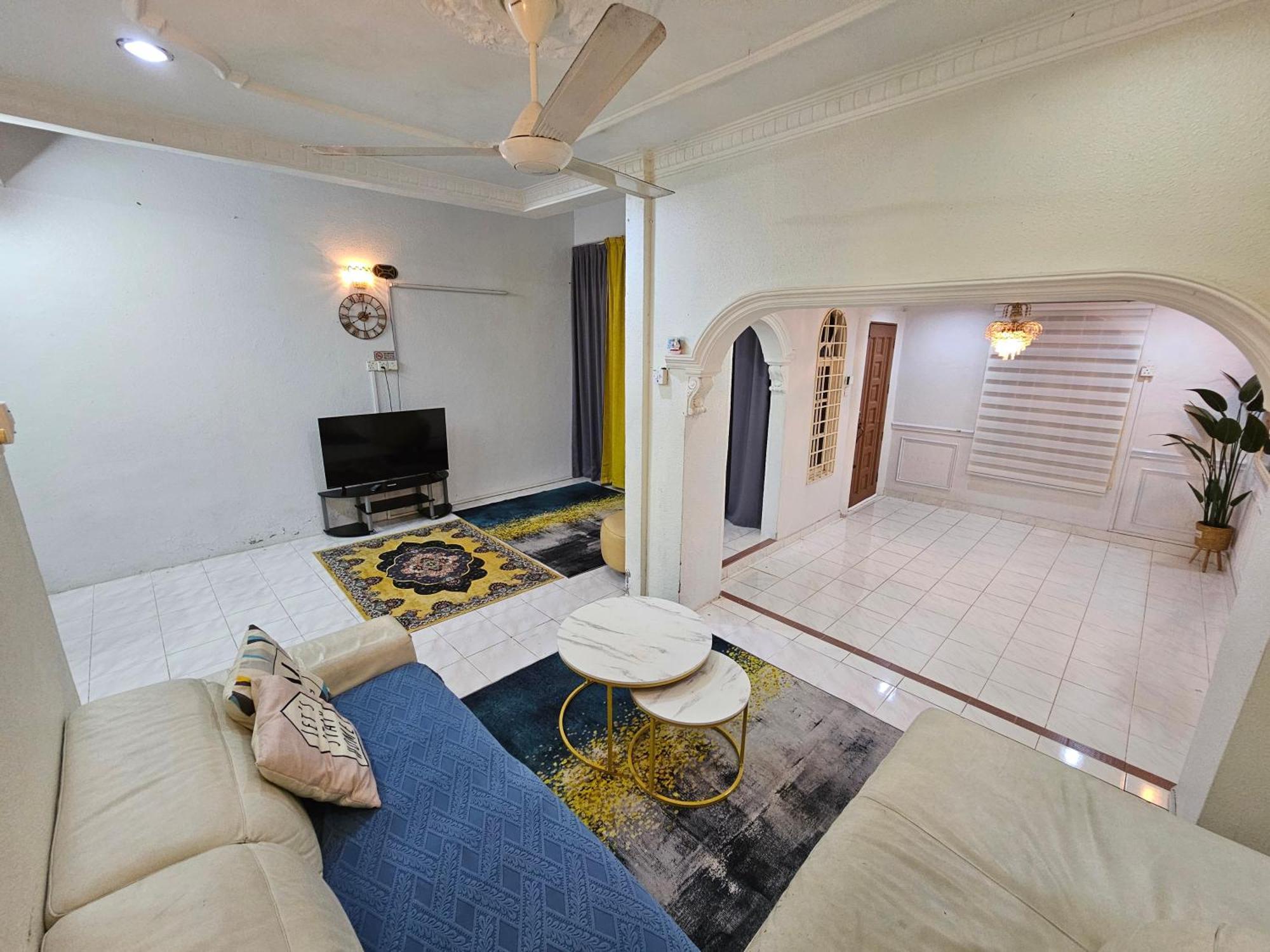 Ruhani Homestay 3 Kb - 4 Bedroom Fully Airconditioned With Wifi & Netflix โกตาบารู ภายนอก รูปภาพ